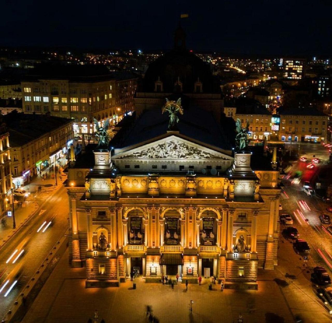 Staroevreyskaapart Lviv Luaran gambar