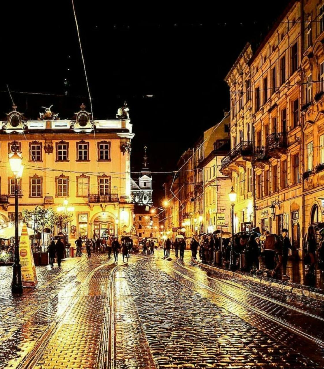 Staroevreyskaapart Lviv Luaran gambar